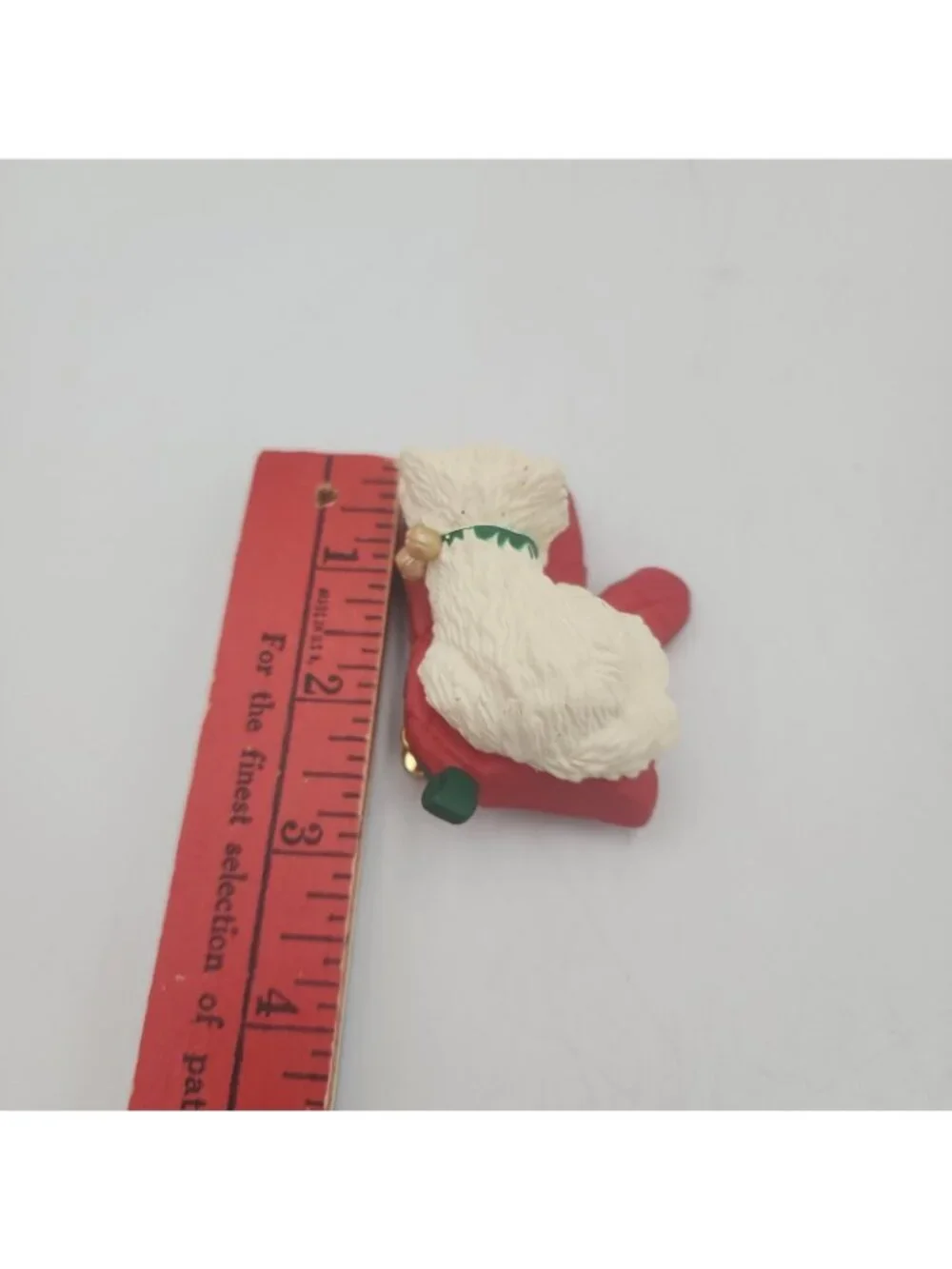 Vintage Hallmark Keepsake Ornament White Cat Naps Clip On red Potholder #2 1995